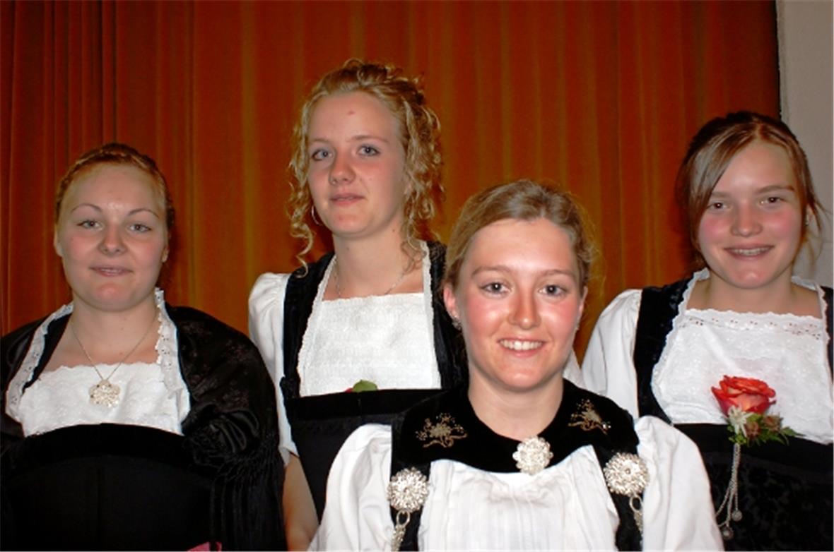  - Bodenstaendig-Die-vier-Damen-Chantal-Annen-Gstaad-Nicole-67807