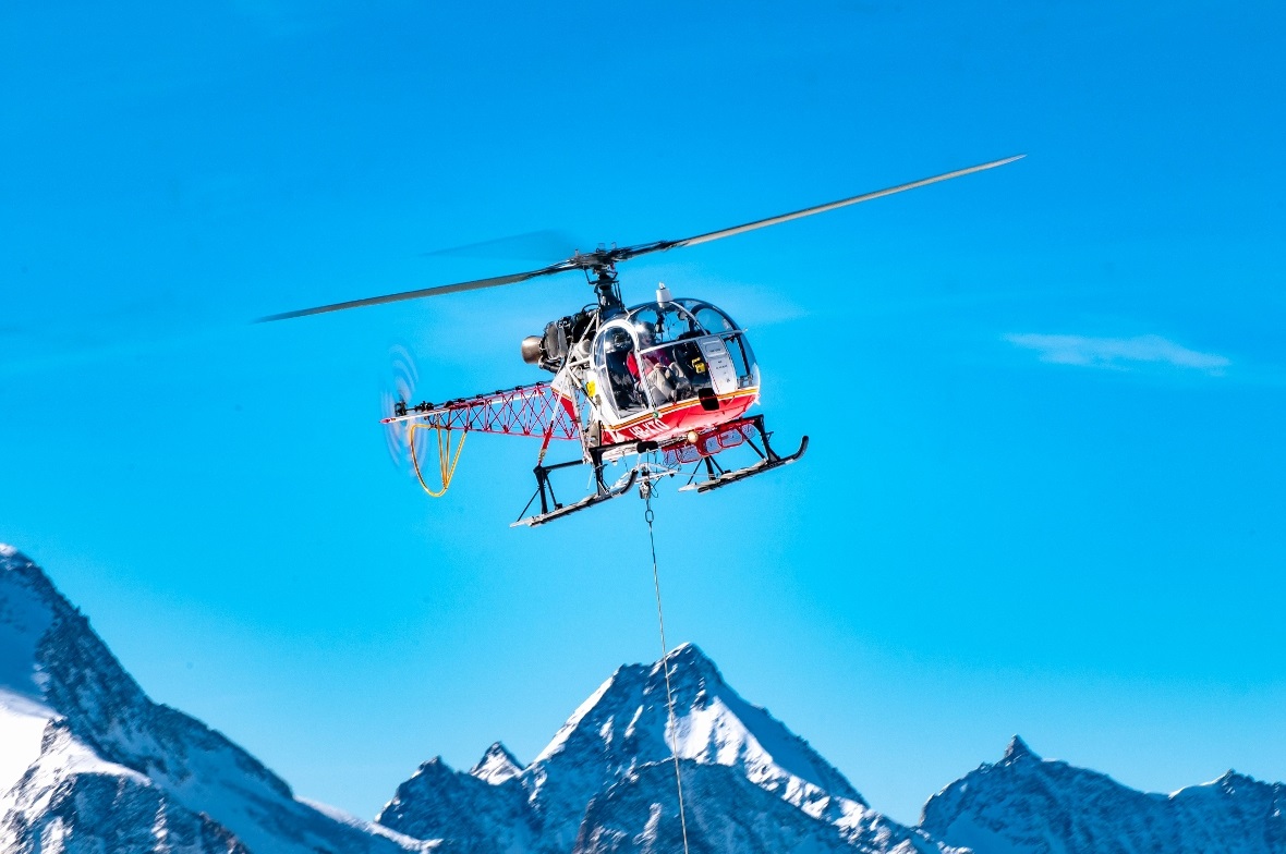 Air-Glacier mustert Helikopter aus