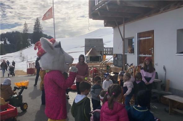Saani-Party auf der Site Alp: Ein buntes Kinderfest und allerhand Lustiges 