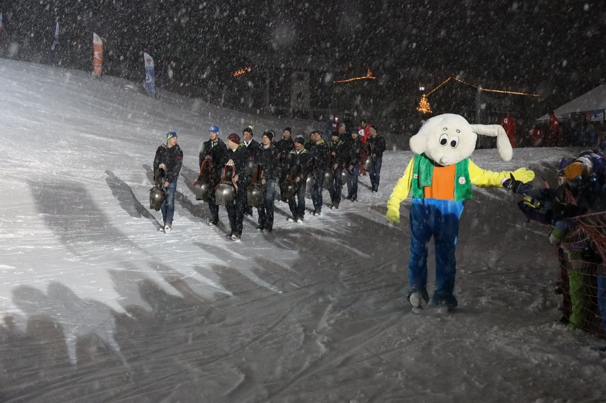 Skilehrer präsentierten erste Schneesport Show 2020