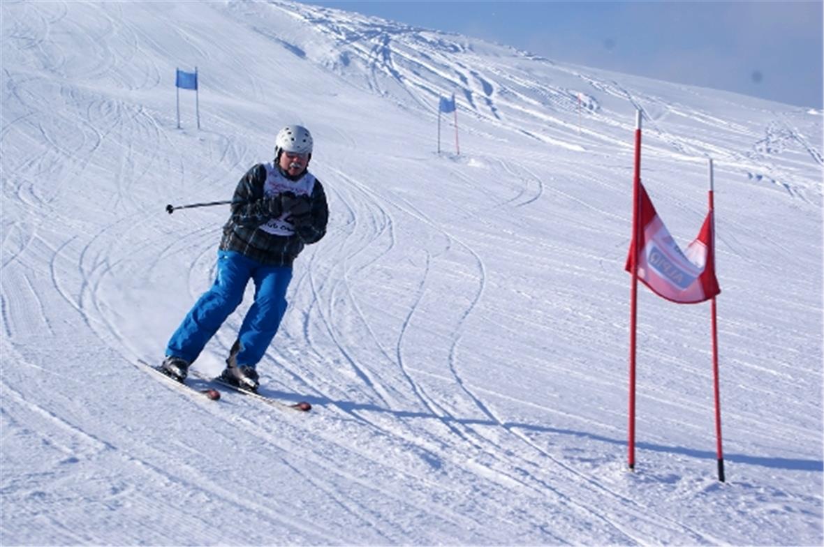 Bernische Parlamentarier bewiesen ihre skirennsportlichen Fähigkeiten
