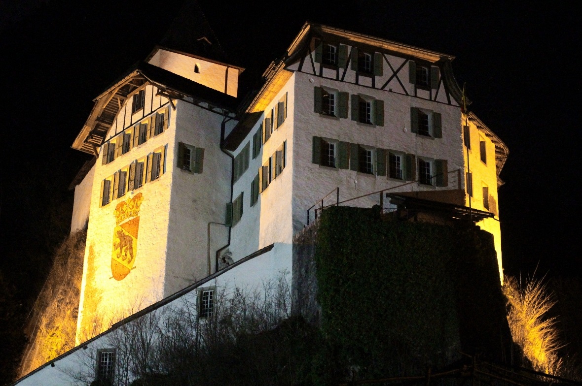 Wimmiser Turmbläser eröffneten das Jahr beim Schloss