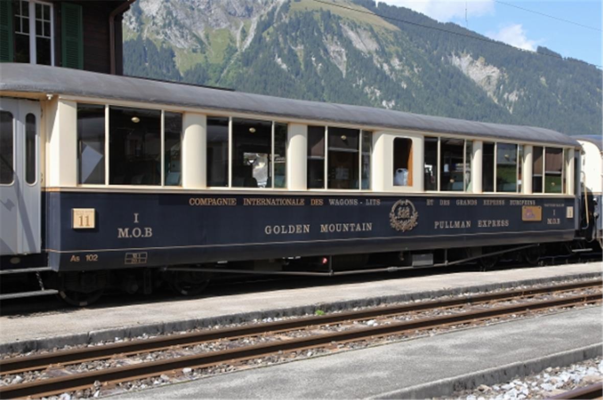 Ein Pullman Wagen an der Lenk