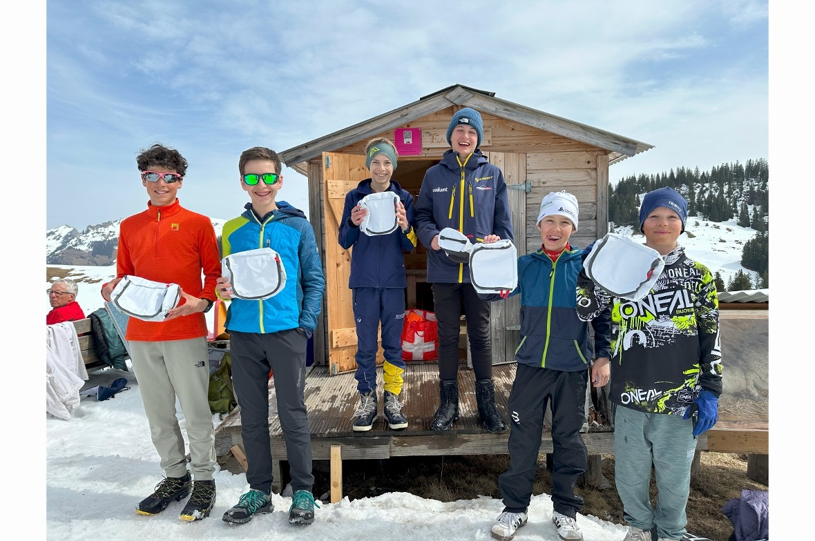 ... und die Jungen der gleichen Klassenstufe.