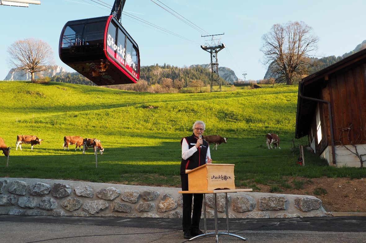  …und präsentiert die neuen Kabinen.