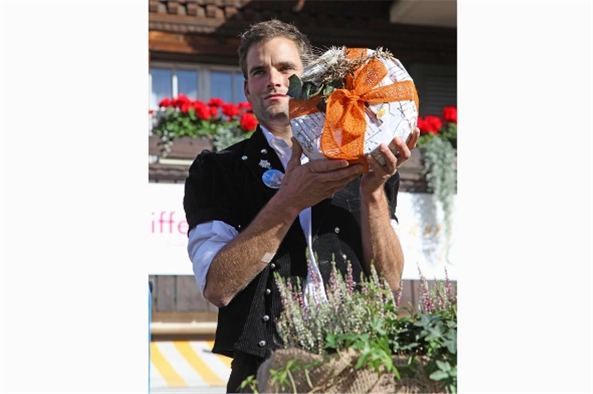 10 kg Käse vom letzten Älplerfest vor der Versteigerung