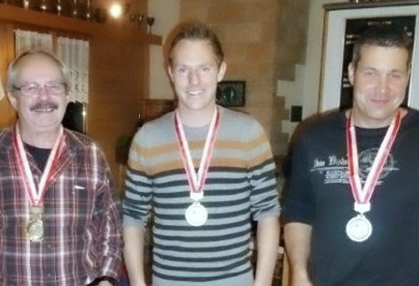 3. Erwin Boss, Jahres- und Ausschiessetmeister Bruno Wyssmüller und 2. Martin Gafner.