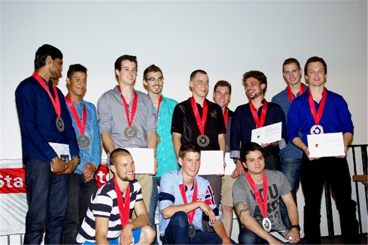 Absolventen welche aufgrund ihrer Leistung zusätzlich ausgezeichnet wurden.