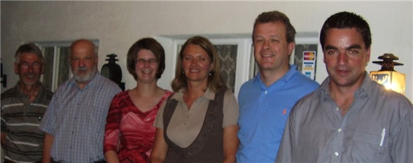 Abtretender Präsident Gerhard Fischer und Vizepräsident Andreas Lüscher.Sekretärin Silvia Schlapbach (bestätigt), neue Vizepräsidentin Anne Speiser, Kassier Manuel Otter (bestätigt), neuer Präsident Thomas Knutti.