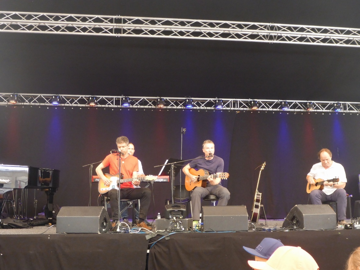 Ändu Renggli, Janosch Kobel, Ueli Schmetzer und Michel Poffet.