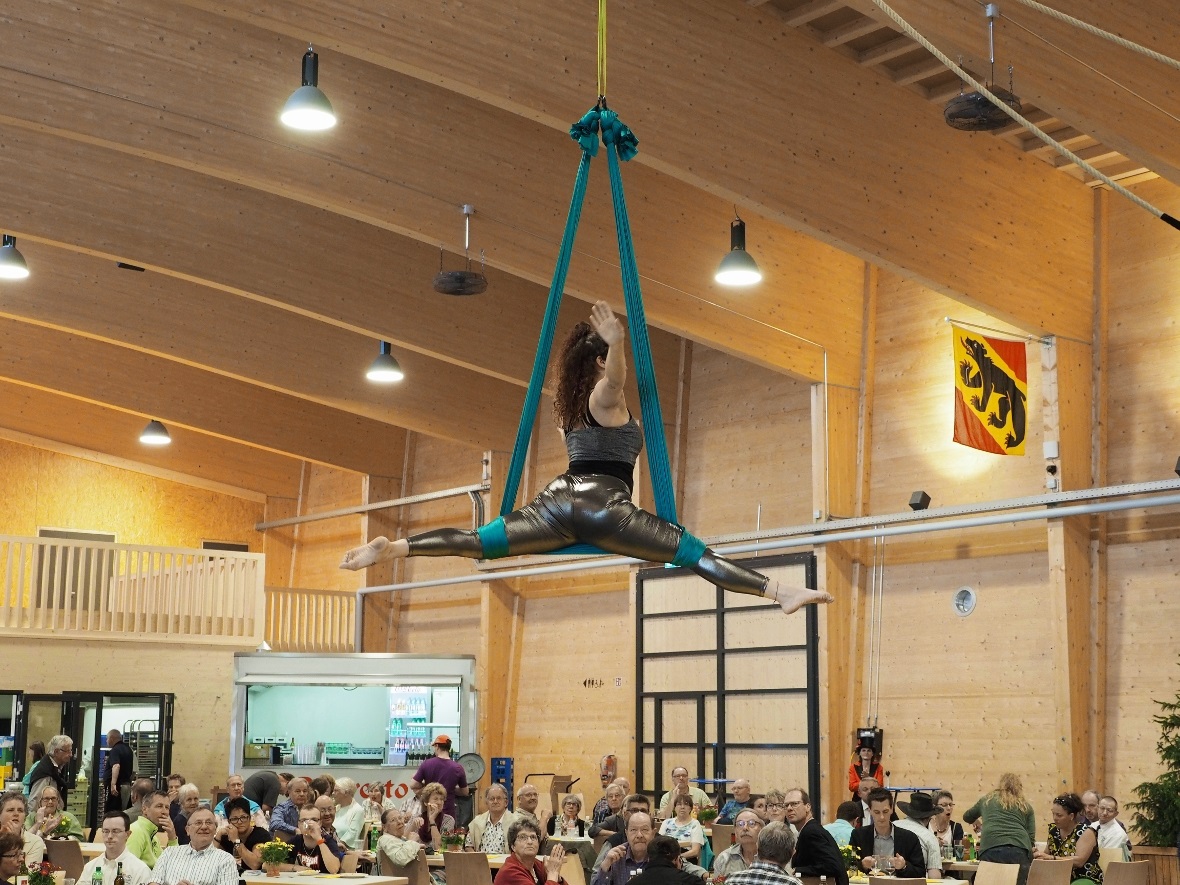 Akrobatin Leona Jakob liess das Publikum Staunen. Fasziniert wurden die Kunststü...