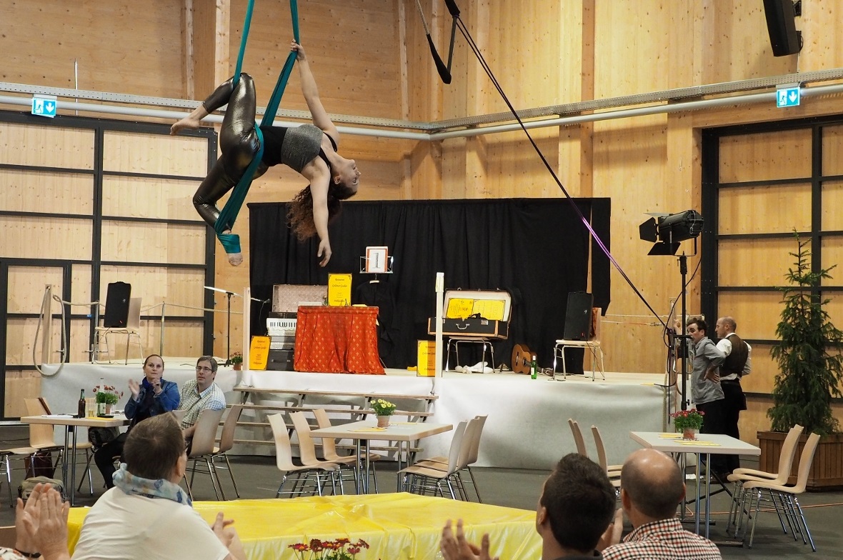 Akrobatin Leona Jakob liess das Publikum Staunen. Fasziniert wurden die Kunststü...