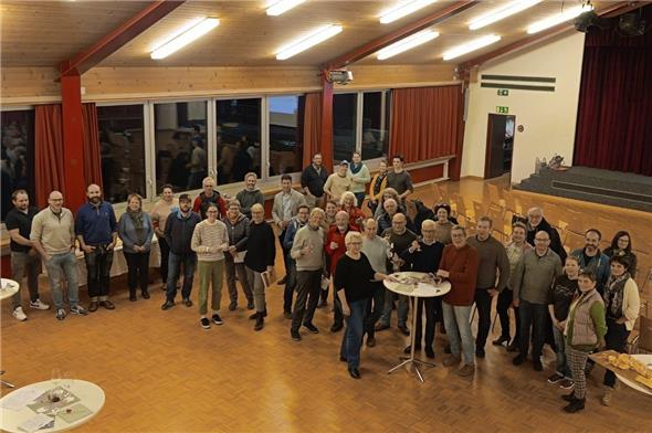 Aktive Vereindlerinnen und Vereindler am ersten Vereinsforum Zweisimmen.
