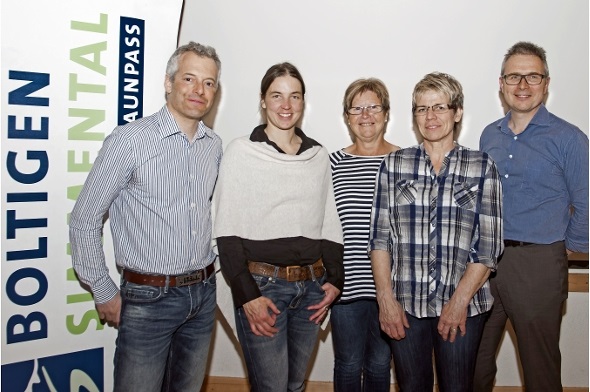 Albert Kruker, Präsident Lenk-Simmental Tourismus AG, Daniela Niederhauser, scheidende BJT-Präsidentin, Patricia Krebser, neu im LST-Verwaltungsrat, Silvia Bichsel, neue BJT-Präsidentin und Gian Coray, neu im Vorstand.
