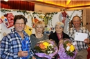 Alceo Gottardi, Daniela Hiltbrand, Yvonne Gyger und Überbringer der Geschenke Ue...