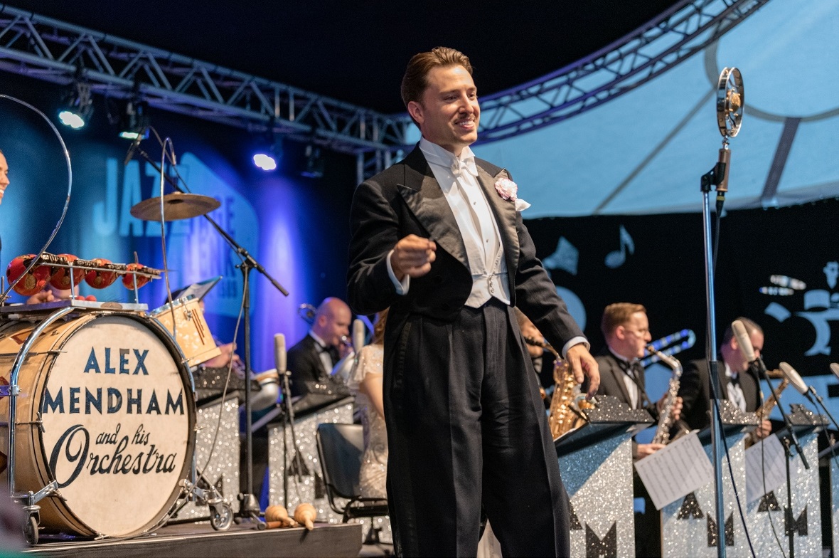 Alex Mandham liess mit seinem Orchester am Abschlussabend die 20er-Jahre des let...