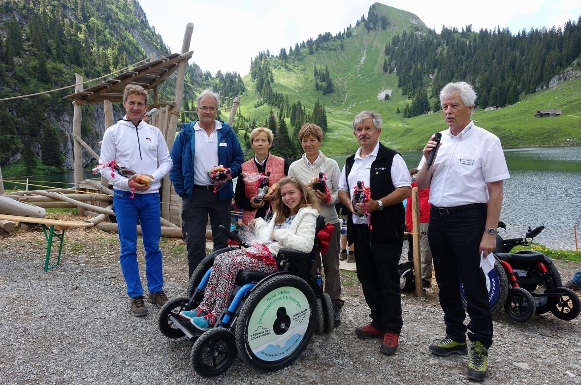 Alfred Schwarz bedankte sich bei den Festrednern Sepp Zahner, Michael Ueltschi, ...