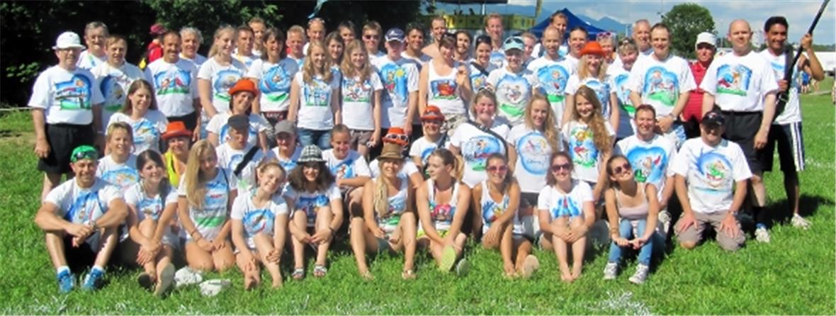 Alle 60 Teilnehmerinnen und Teilnehmer des TV Zweisimmen am ETF Biel