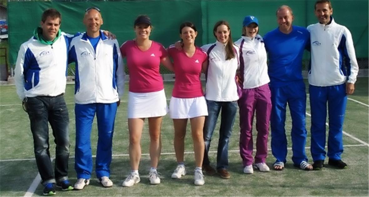 Alle ClubmeisterInnen vereint: v.l. Tom, Jens, Stina, Manuela, Rahel, Trix, Stefan, Marc.