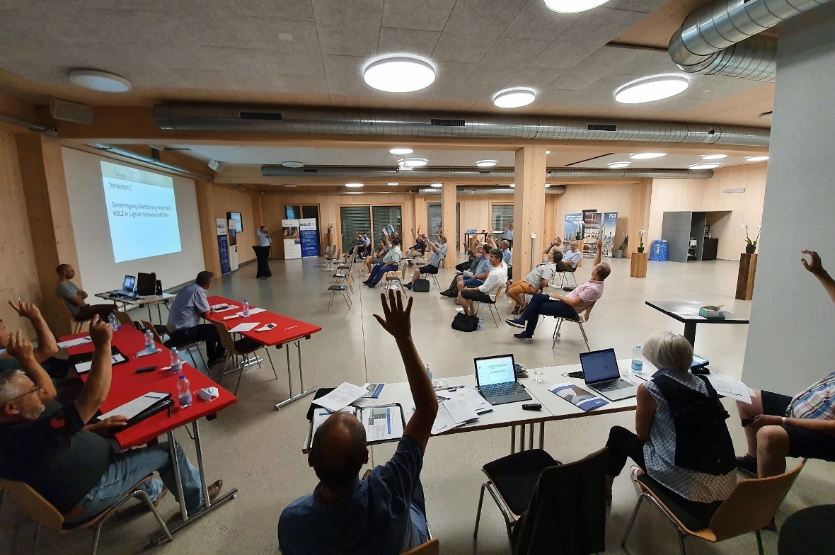 Alle Hände oben: Der Namenswechsel und die Erweiterung des Tätigkeitsgebiets auf den gesamten deutschsprachigen Teil des Kantons fanden Zustimmung.