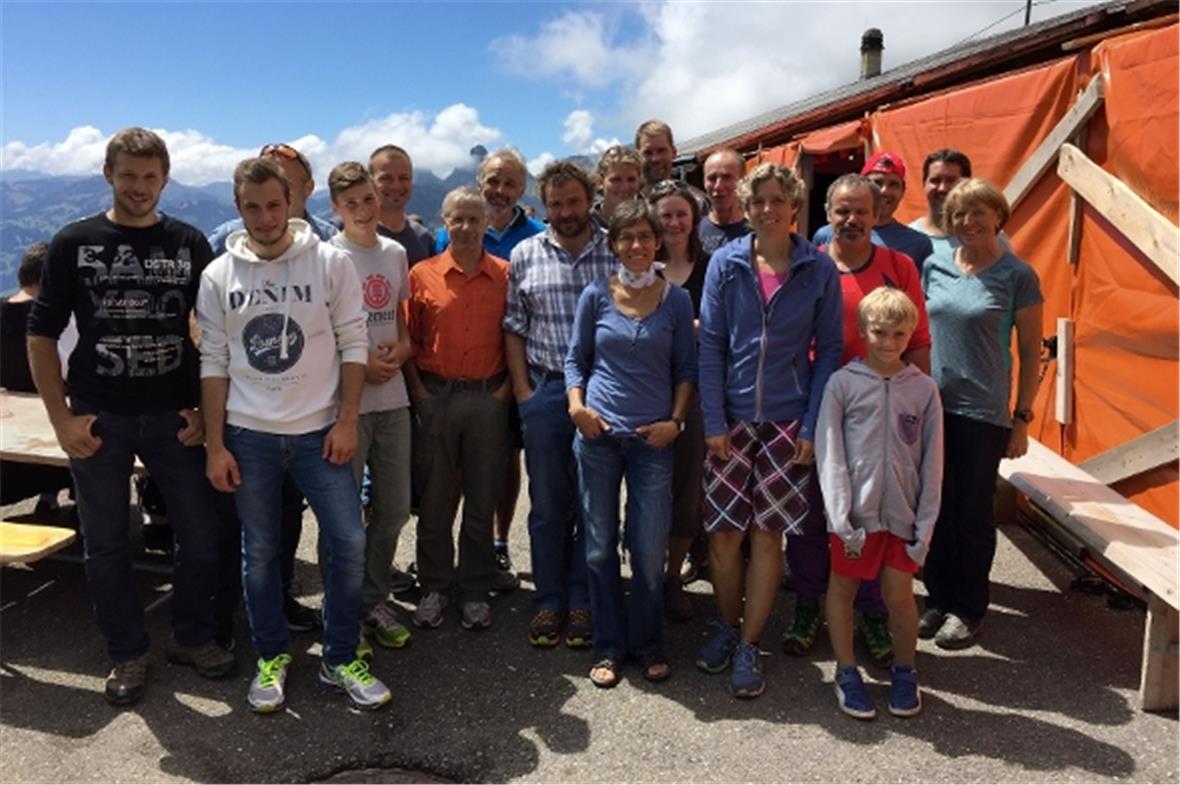 Alle Teilnehmer, die den Nässli Run absolviert haben.