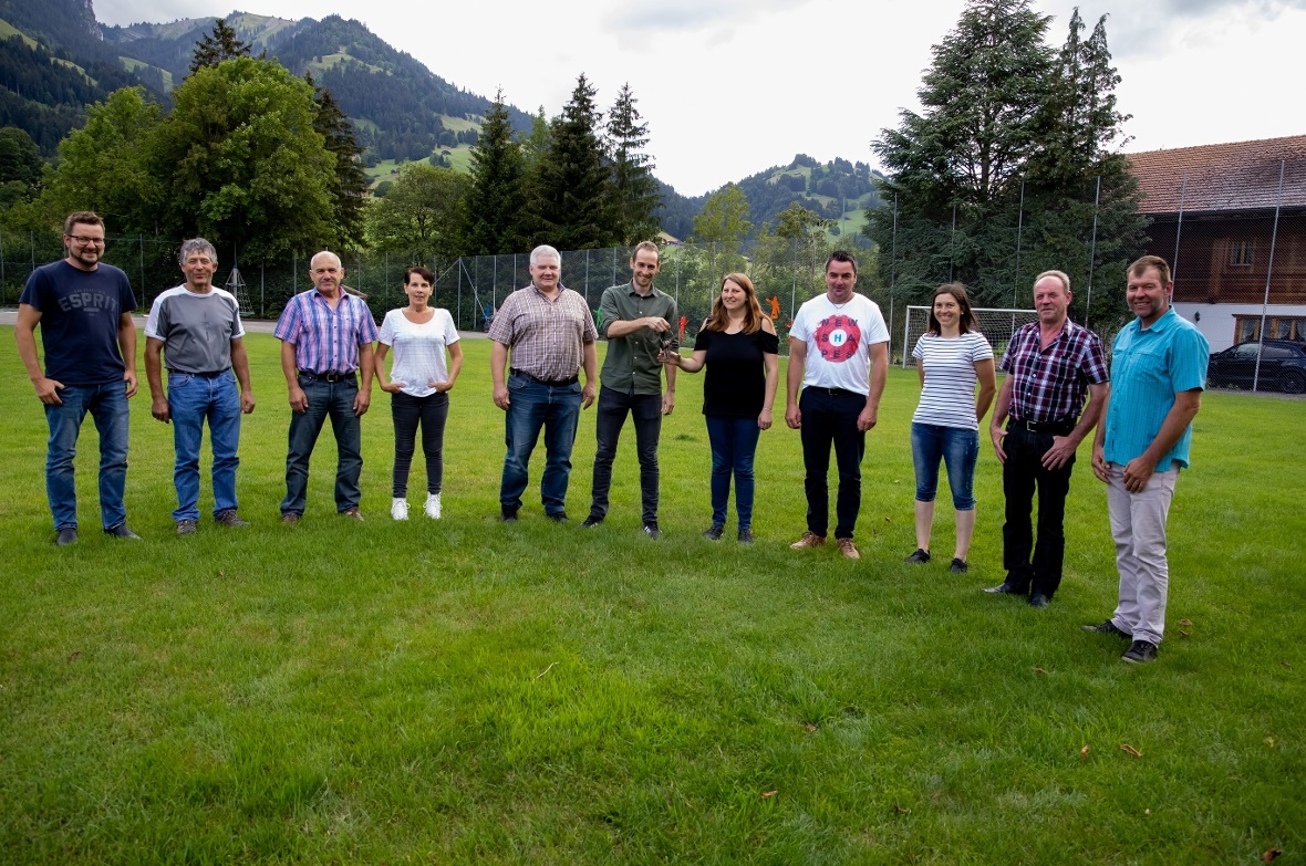Alle kamen, um Lorenz Ueltschi zu verabschieden und bei der Schlüsselübergabe da...