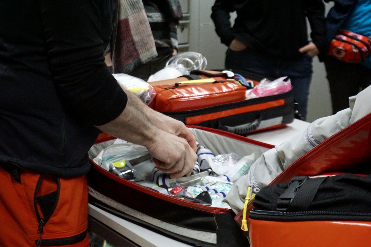 Alles an seinem Platz: Ordnung im Rettungsrucksack.