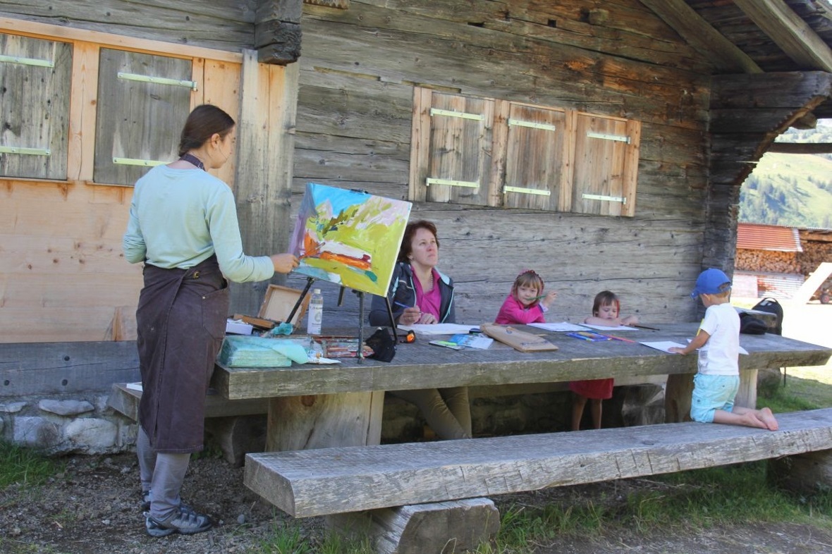Alp Mittlist, Morgeten: Die Kinder waren interessiert am spannenden Prozess und ...