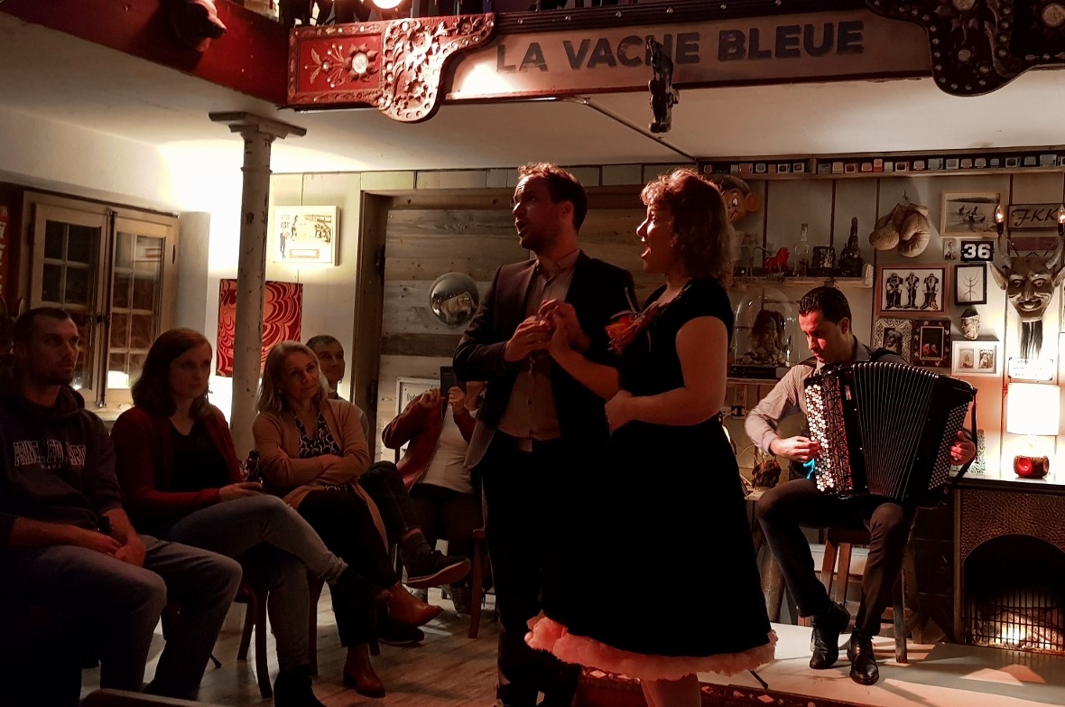 Alp Opus bei ihrem Konzert im Saaner La vache bleue