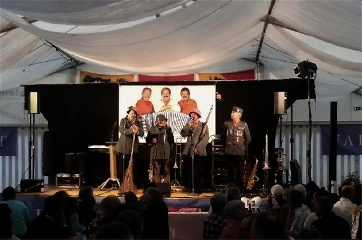 Alpenland Sepp & Co. als Soldaten.