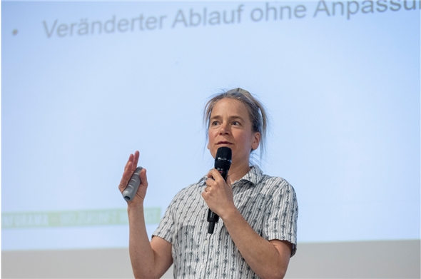 Alpkäserei-Leiterin Maike Oestreich sensibilisierte Älpler für Betriebsblindheit und Käsequalität.