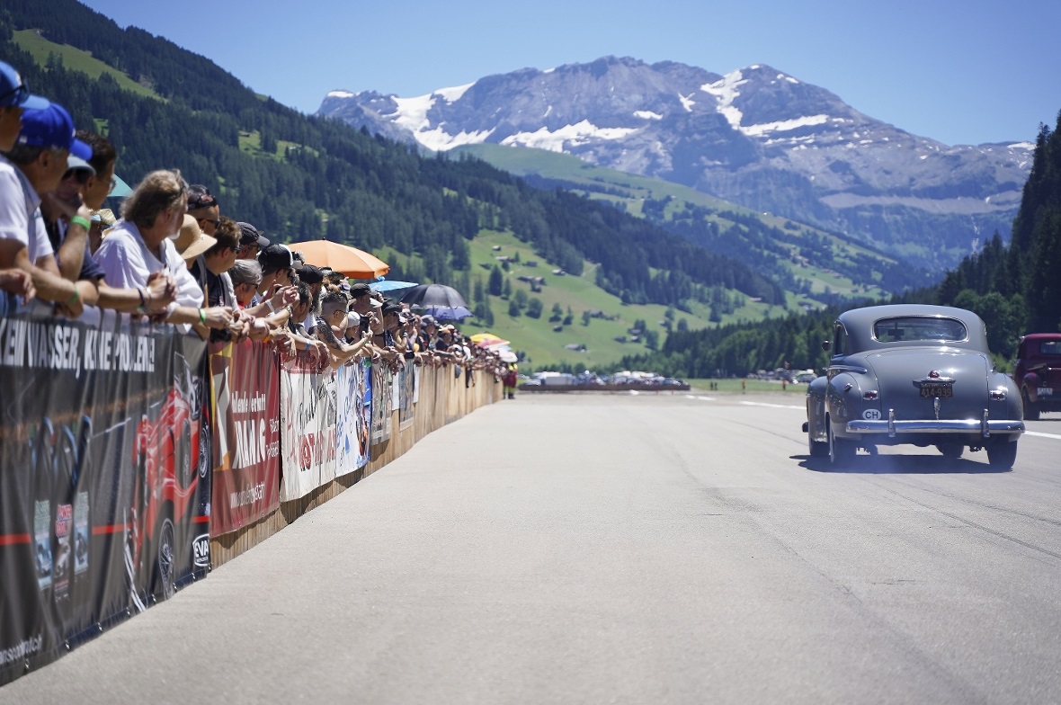 Alte Autos, quietschende Reifen, grosses Publikum: Das Hangar Rockin' 2022 bot b...