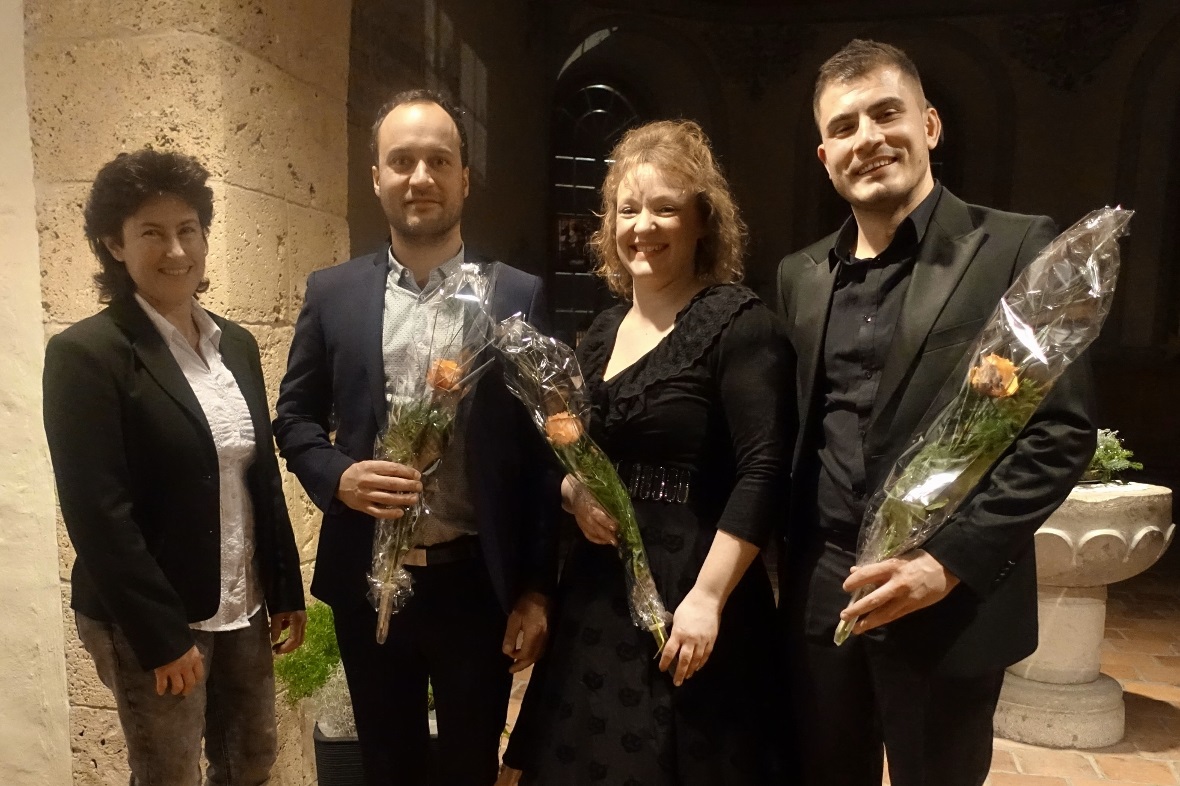 Altjahrskonzert mit Gemeinderätin Pia Perren sowie Tobias König, Béatrice Villig...