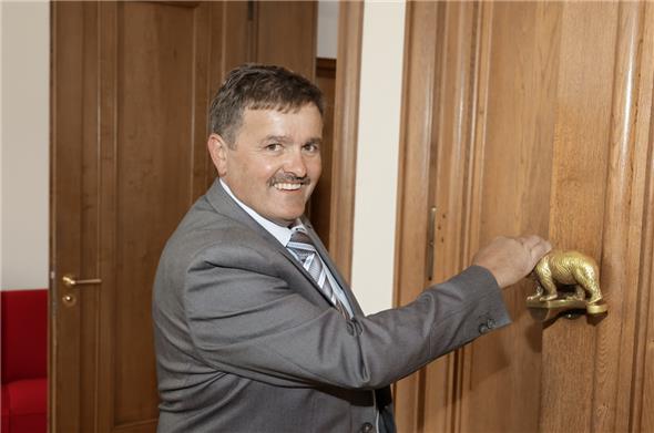 Am 7. Juni drückte Dominik Blatti aus Oberwil erstmals als Grossrat den Bären-Türknauf im Berner Rathaus.