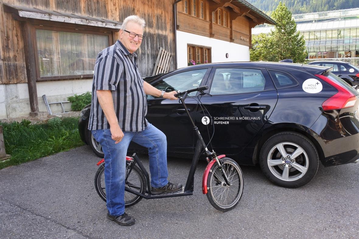 Am Bahnhof standen Trottis für eine Tour in die Gewerbestrasse oder zum Sputnik ...
