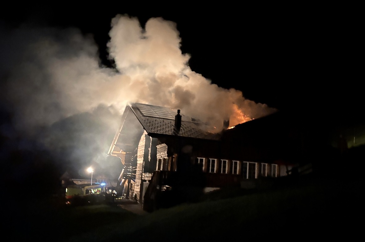 Brand in einem Ferienhaus in Matten (St. Stephan) Am Ferienhaus in Matten entstand erheblicher Sachschaden. Das Gebäude ist derzeit nicht mehr bewohnbar.