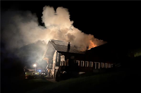 Am Ferienhaus in Matten entstand erheblicher Sachschaden. Das Gebäude ist derzeit nicht mehr bewohnbar.