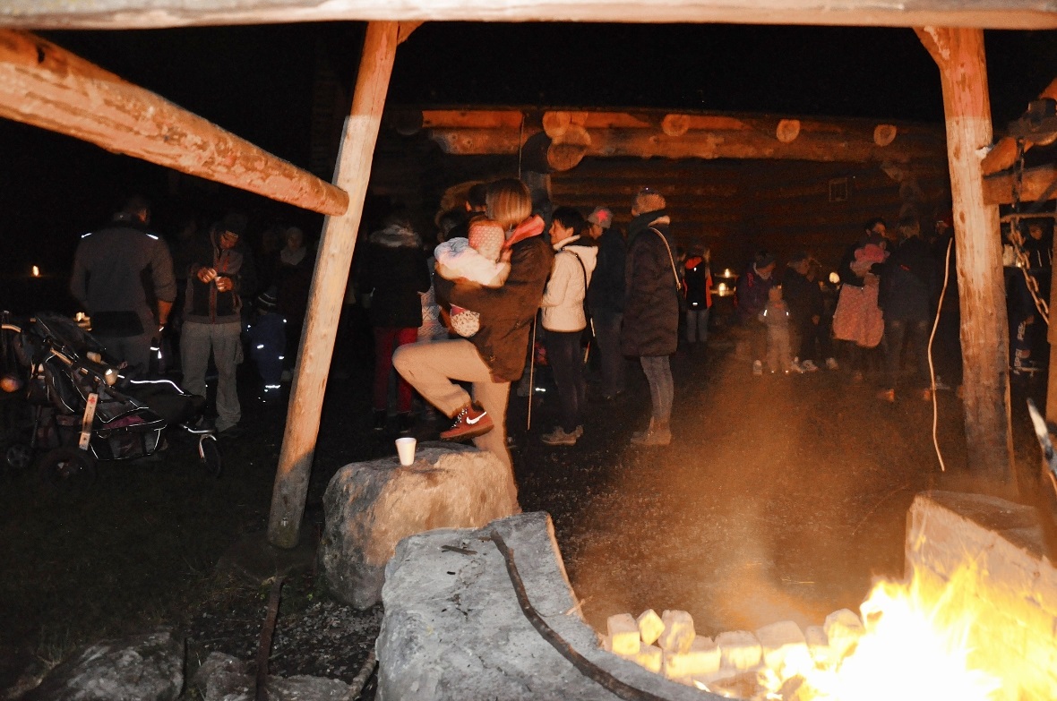 Am Feuer bei Punsch und Boltig-Lebkuchen lässt man den Abend mit guten Gespräche...