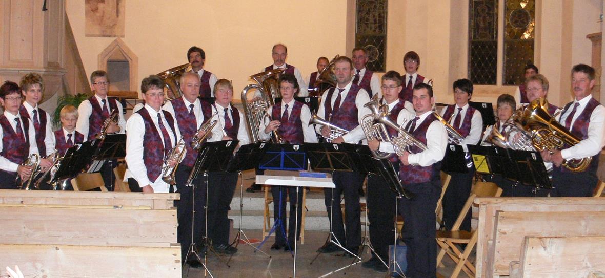 Musikanten aus St. Stephan zu Gast Am traditionellen Doppelkonzert in der reformierten Kirche von Zweisimmen war die Musikgesellschaft St. Stephan zu Gast.