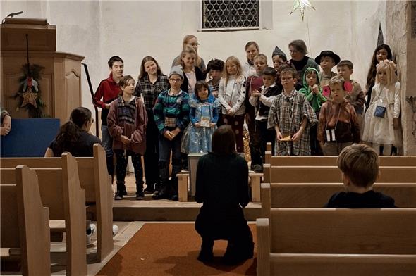 An der Aufführung der Sonntagsschulweihnachten halfen 20 Kinder mit.