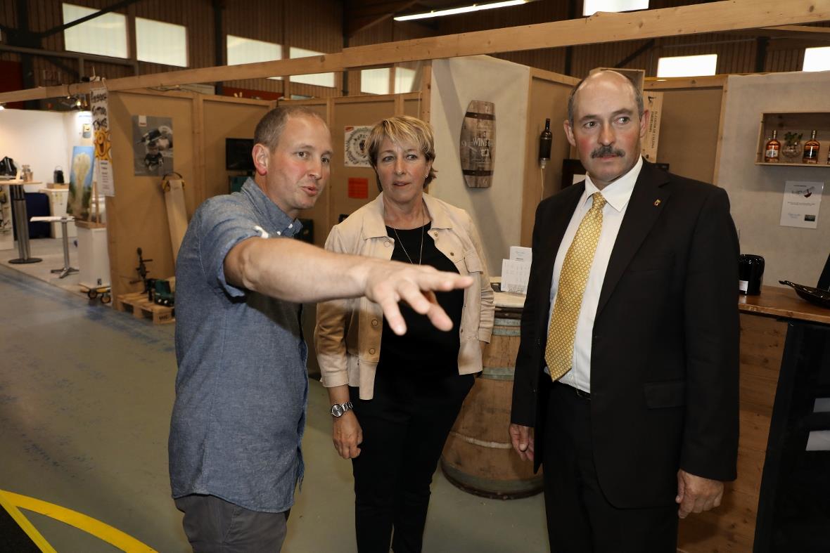 André Iseli führte Gemeinderatspräsidentin Barbara Josi und Grossratspräsident J...