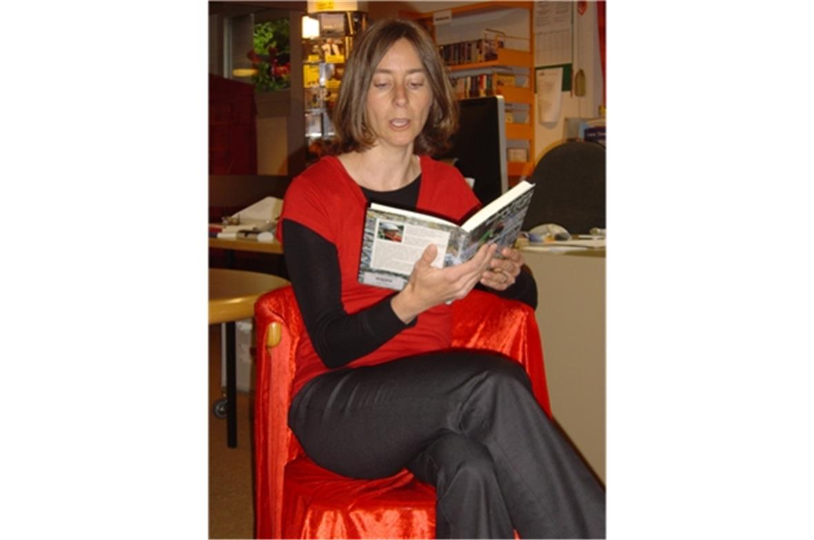 Andrea Müller-Bach las eine Liebesgeschichte in Mundart vor.