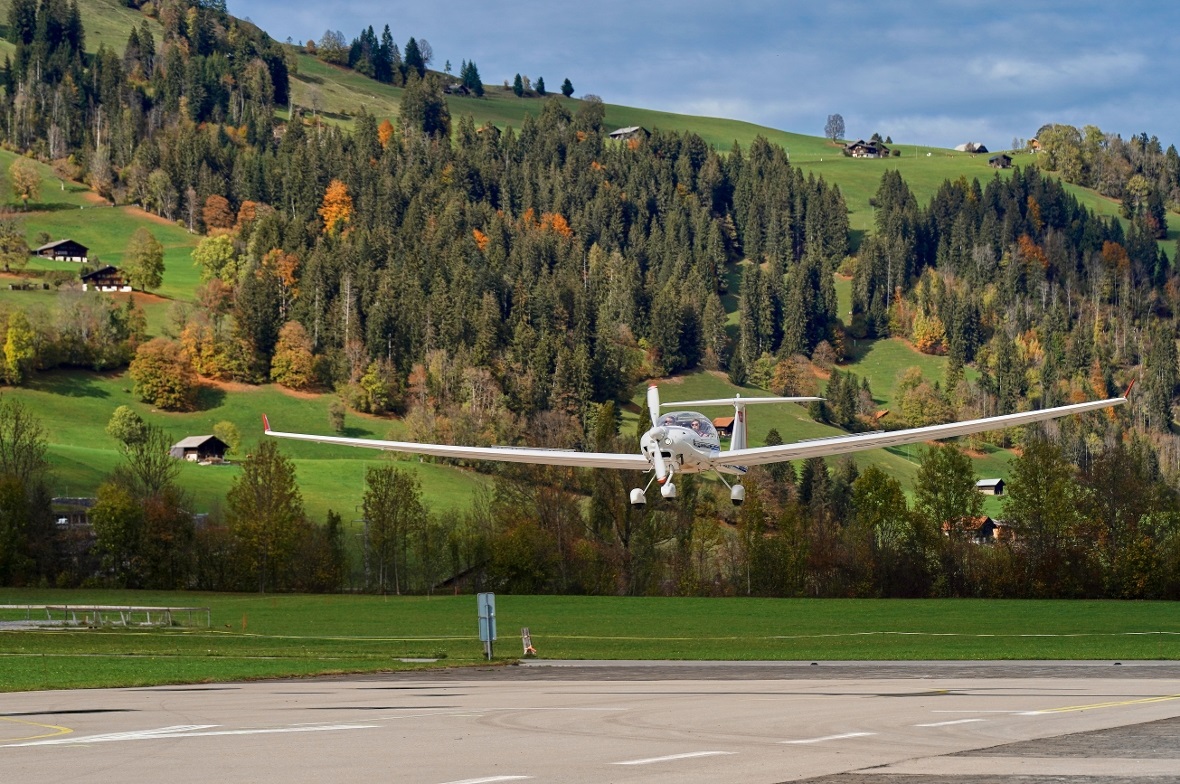 Anflug auf die Markierung: Im Motorsegler ging es beim Präzisionslanden darum, m...