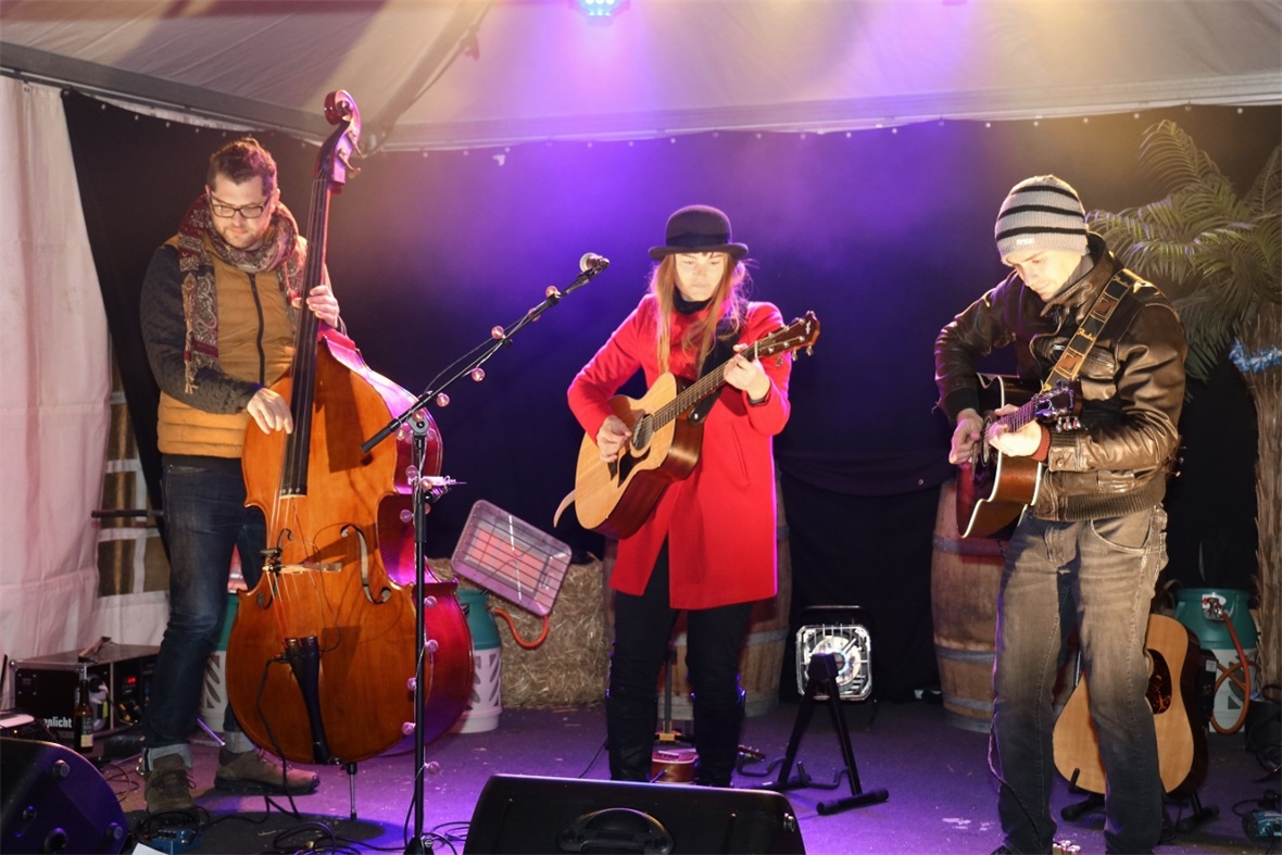 Annika Strand mit Band entführte das Publikum auf eine musikalische Reise.