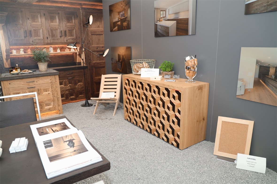 Arbeiten von Schreiner Lehrlingen