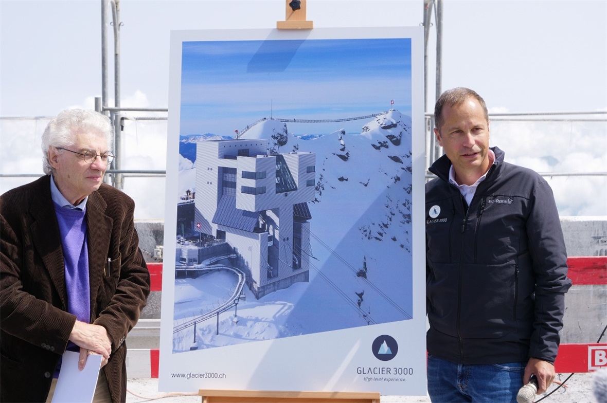 Architekt Mario Botta (links) und BernhardTschannen (CEO des Glacier 3000) bei d...