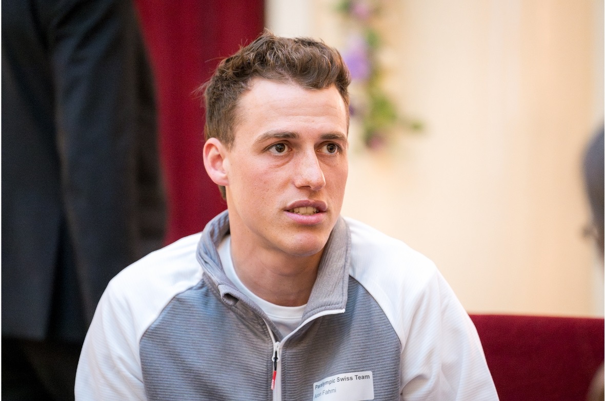 Aron Fahrni im Gespräch Fabrice von Grünigen, Silvan Hofer und der SZ.