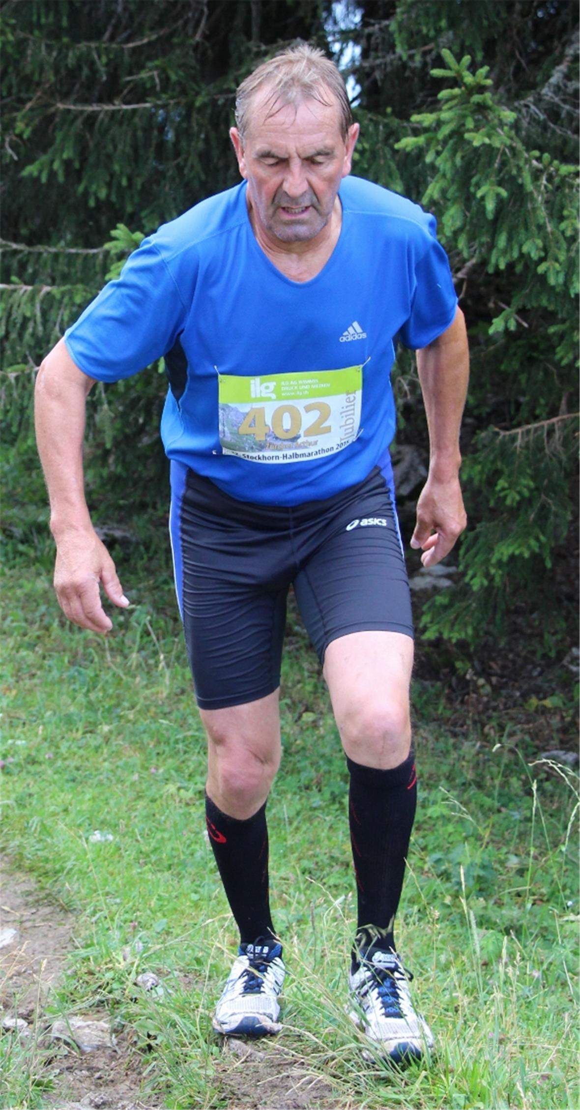 Arthur Zürcher, Lenk, hat bisher jeden Stockhorn-Halbmarathon bestritten und trägt daher eine goldene Startnummer.