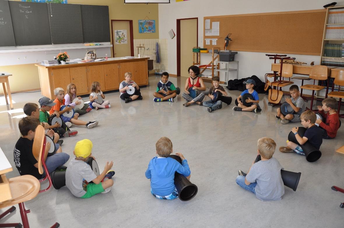 Auch bei Franziska Heusser wird intensiv getrommelt.