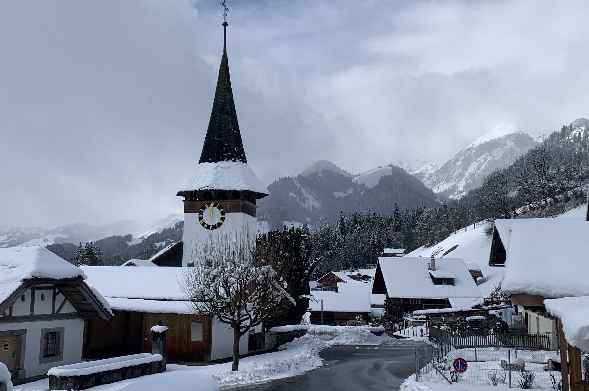 Auch das Dörfli Oberwil zeigte sich am Dienstag im Winterkleid.